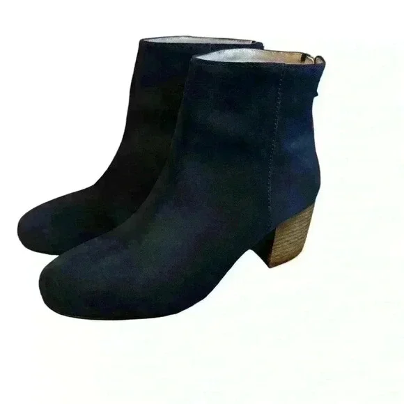 Boden Suede Ankle Boot Size 38/7.5US NAVY - Picture 1 of 8